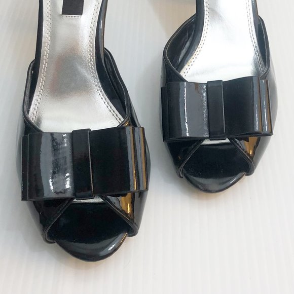 White House Black Market Bow Heels size 8 - Picture 2 of 8